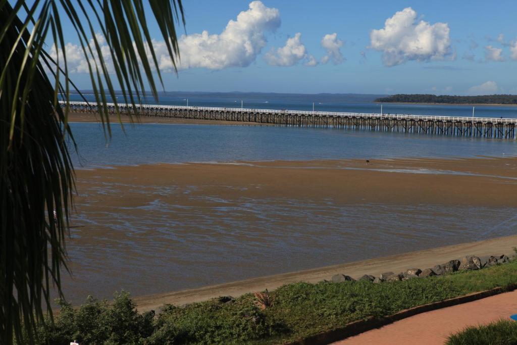 Pier Resort Apartamentos Urangan Habitación foto